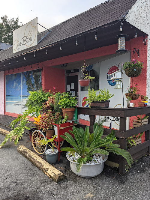 venebites porch