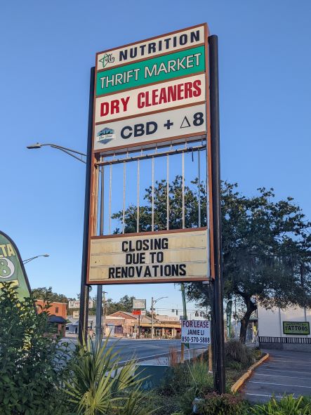 WIld Cajun Seafood is NOT on this sign board